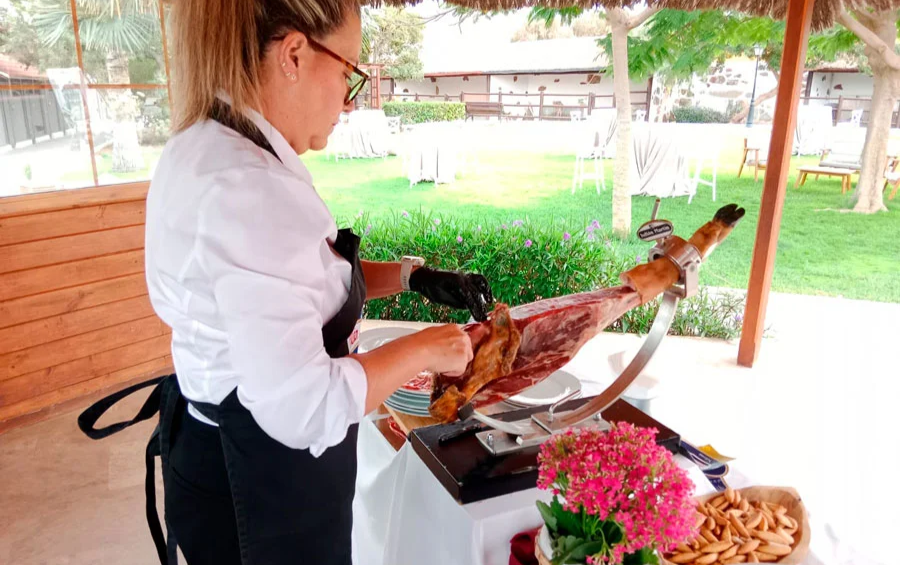 Beatriz Betancor Nuez, Cortadora de Jamón en Las Palmas (2)