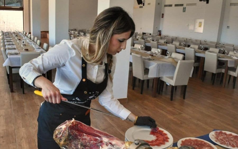 Esther-Moreno-–-Cortadora-de-Jamon-9