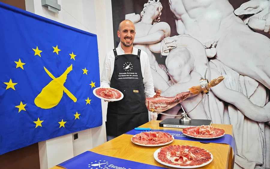 José Manuel Lozano-Cortador de Jamón en Alhaurín de la Torre