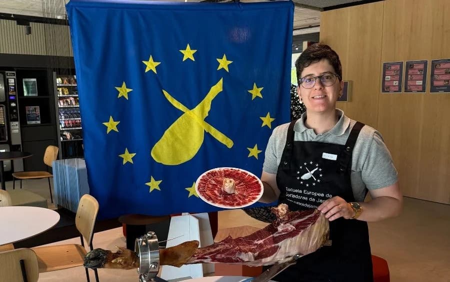 Nuria-Jimenez-Gomez-Cortadora-de-Jamon-en-Barcelona-1