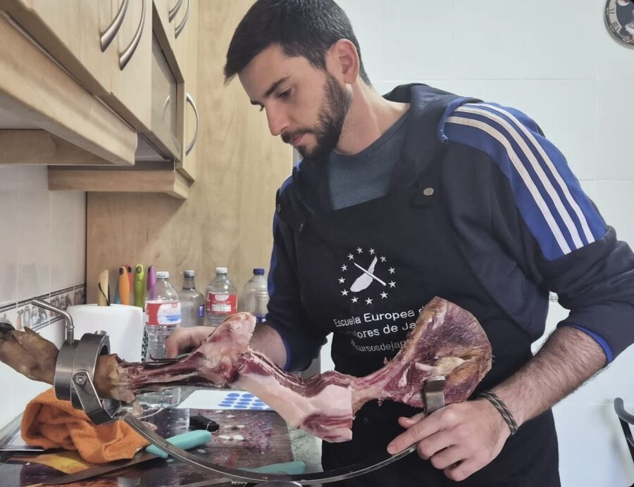 José Manuel Villacañas Ruiz: Cortador de Jamón Profesional en Olias del Rey (Toledo)