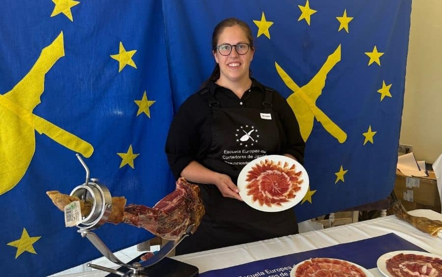 Sandra coca Cortadora de Jamón en Córdoba